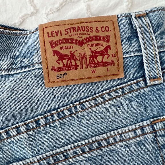 LEVIS SHORTS - Picture 3 of 3